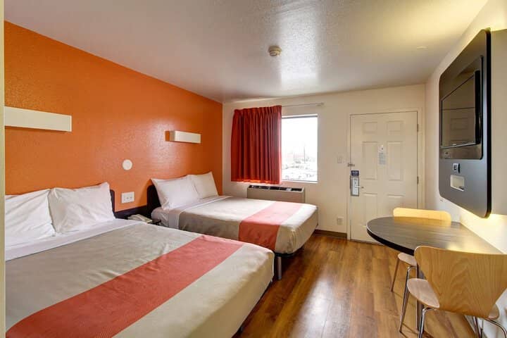 Room 13 of 23