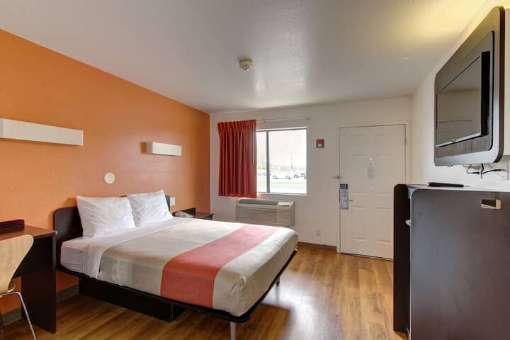 Room 8 of 23