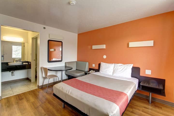 Room 4 of 23