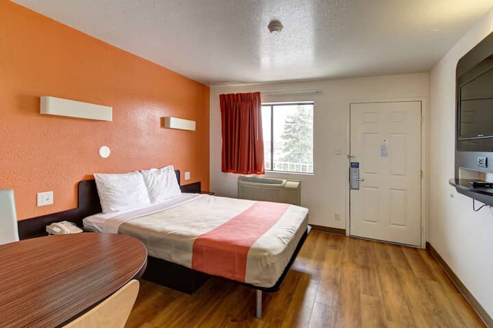 Room 6 of 23
