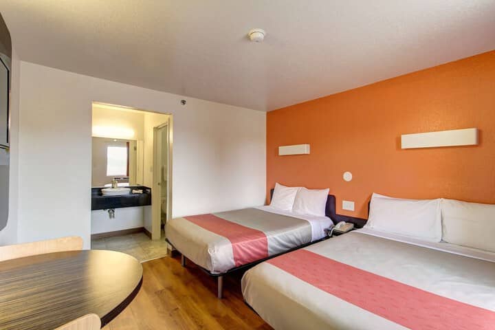 Room 10 of 23