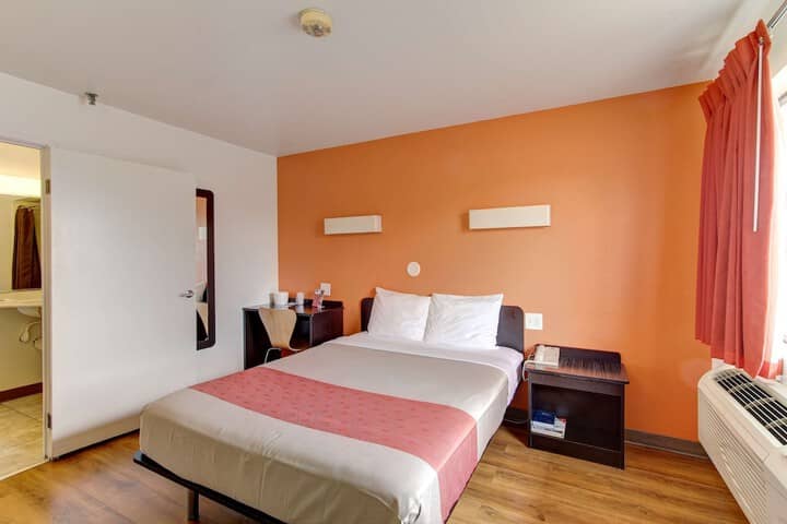 Room 9 of 23
