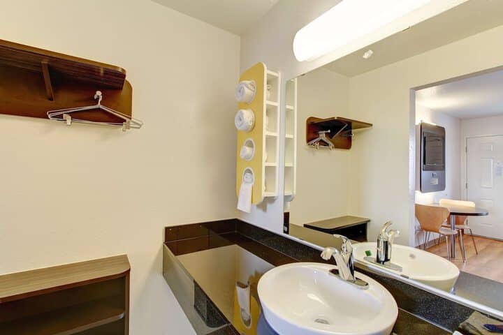Room 15 of 23